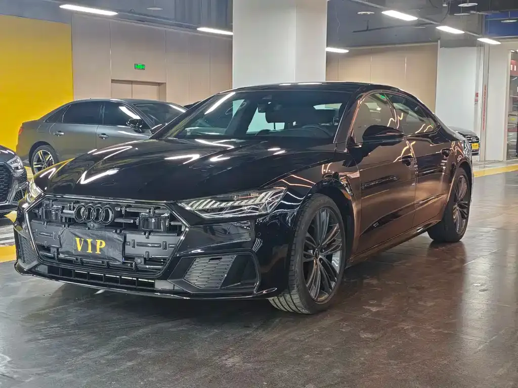 Audi A7L — фото 1