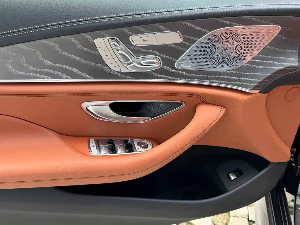 Mercedes-Benz CLS — фото 9
