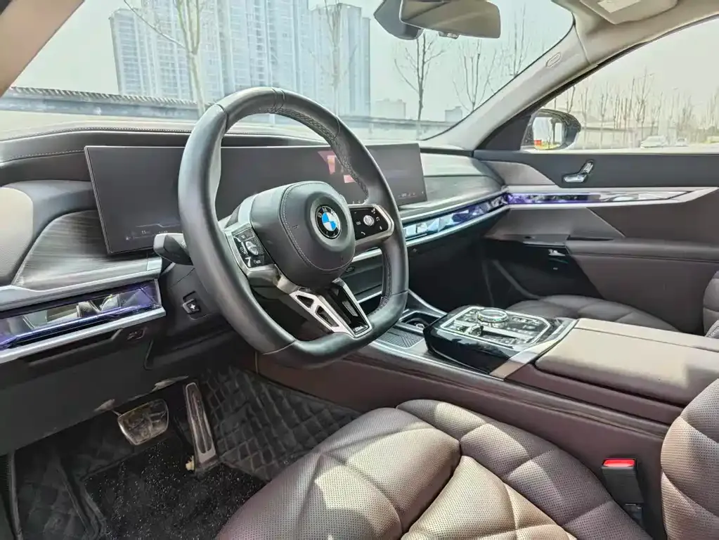 BMW 7 Series — фото 3