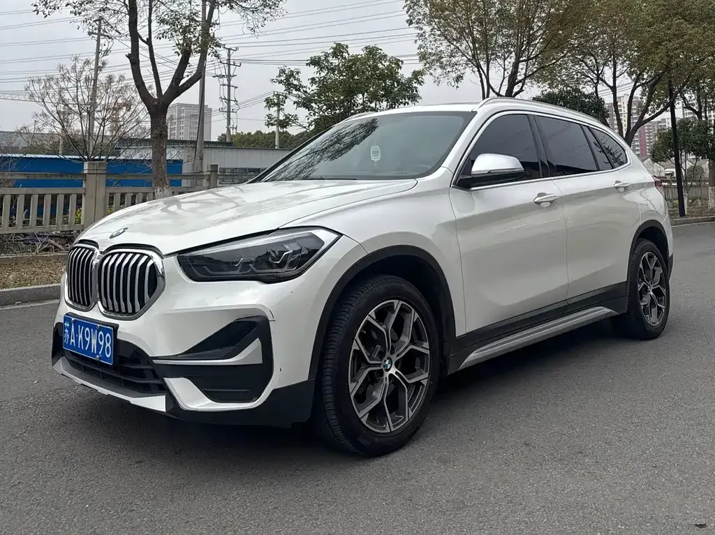 BMW X1 — фото 1