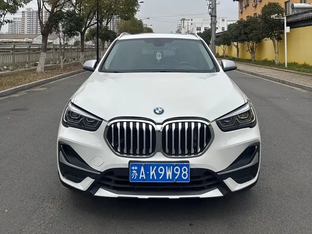 BMW X1 — фото 9