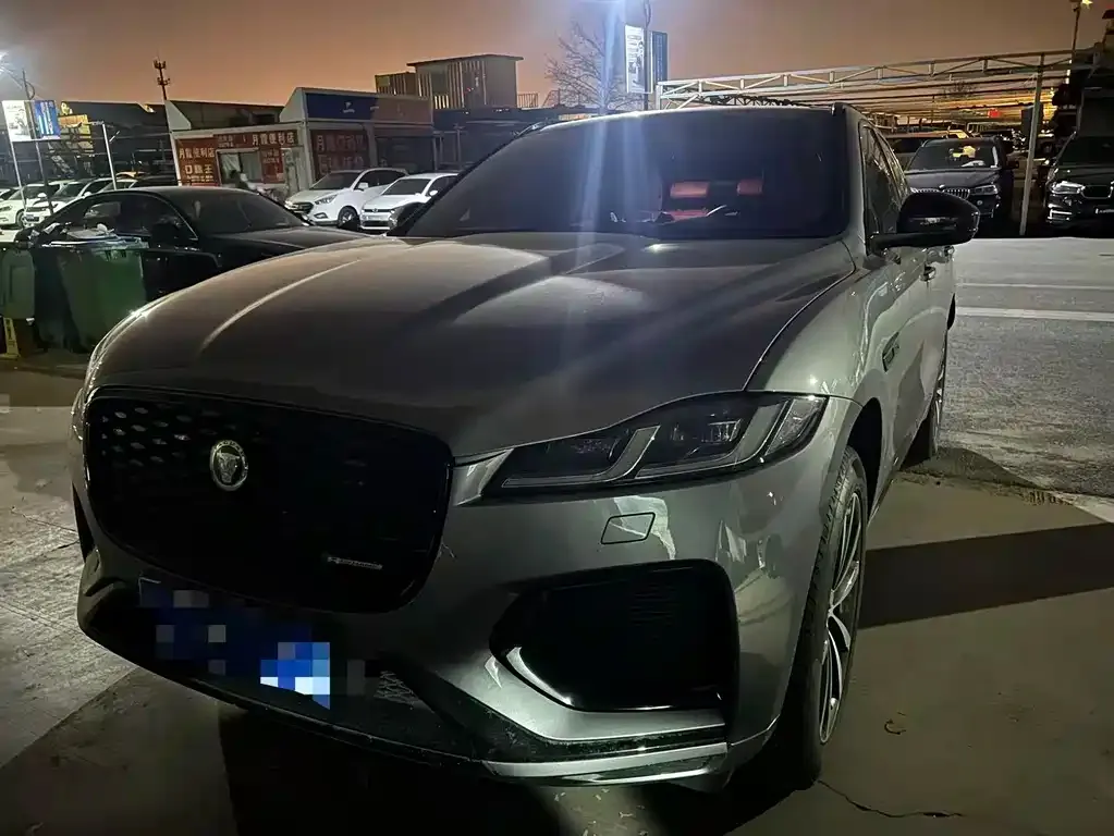 Jaguar F-PACE — фото 1