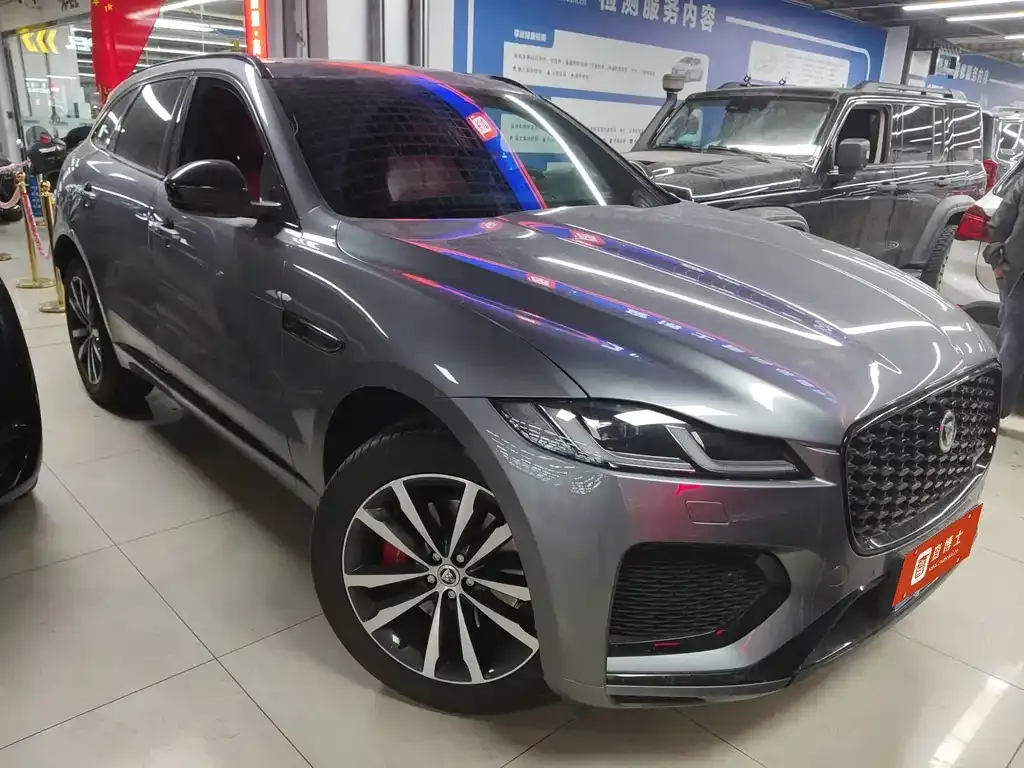 Jaguar F-PACE — фото 2