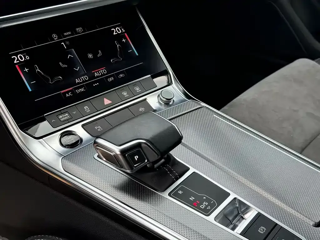 Audi A6L — фото 2