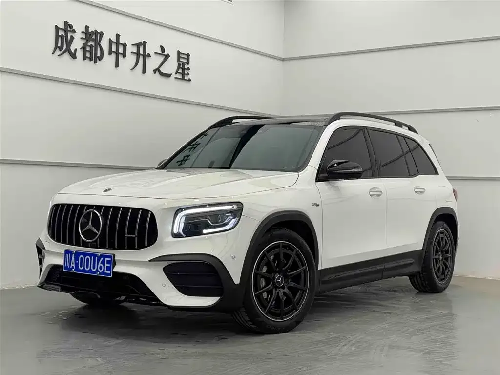 Mercedes-Benz GLB AMG — фото 1