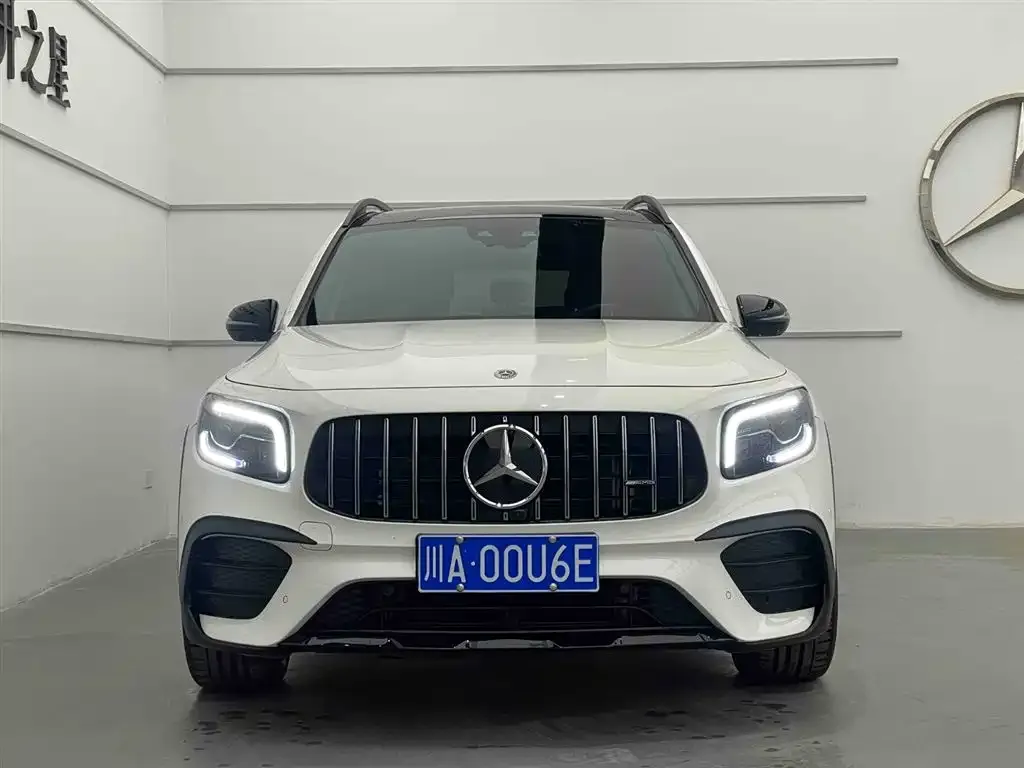 Mercedes-Benz GLB AMG — фото 8