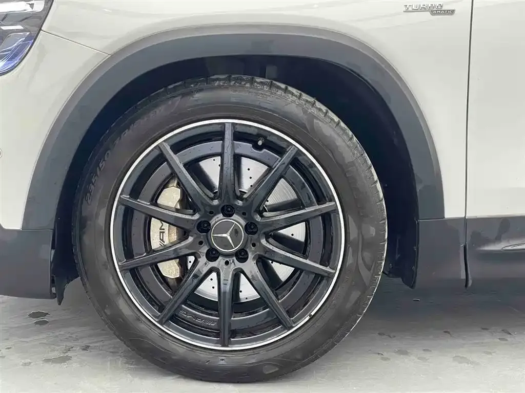 Mercedes-Benz GLB AMG — фото 9