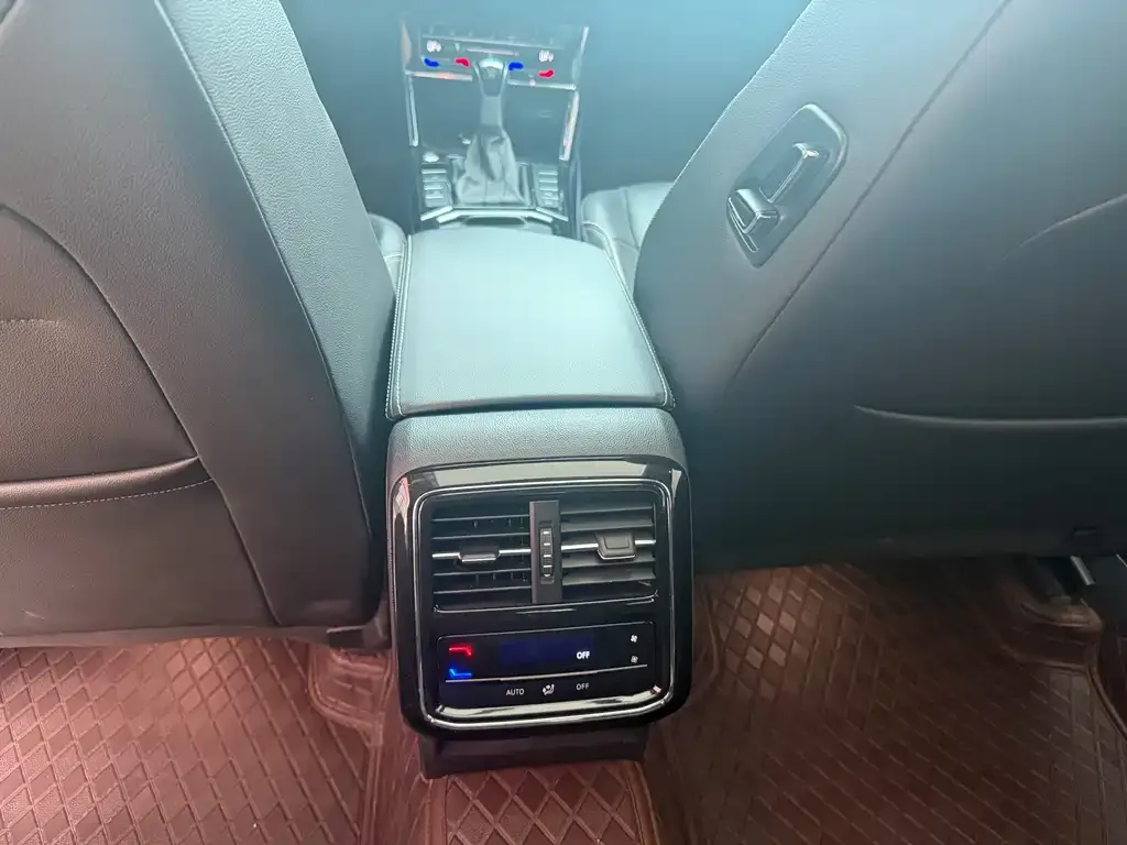 Volkswagen Passat — фото 10