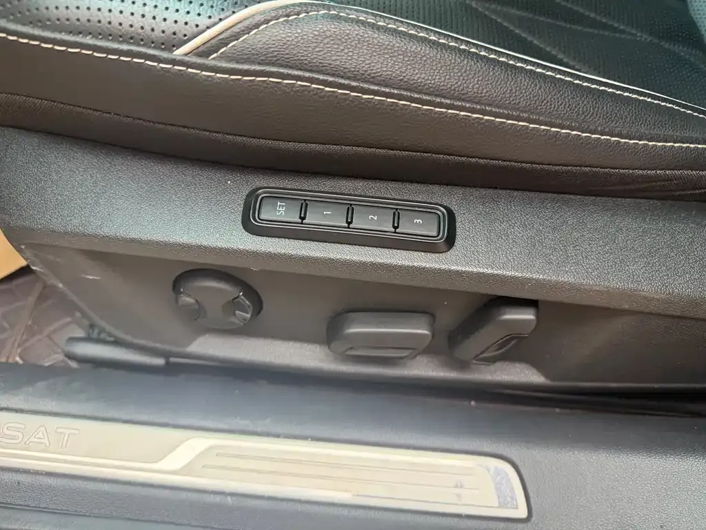 Volkswagen Passat — фото 4