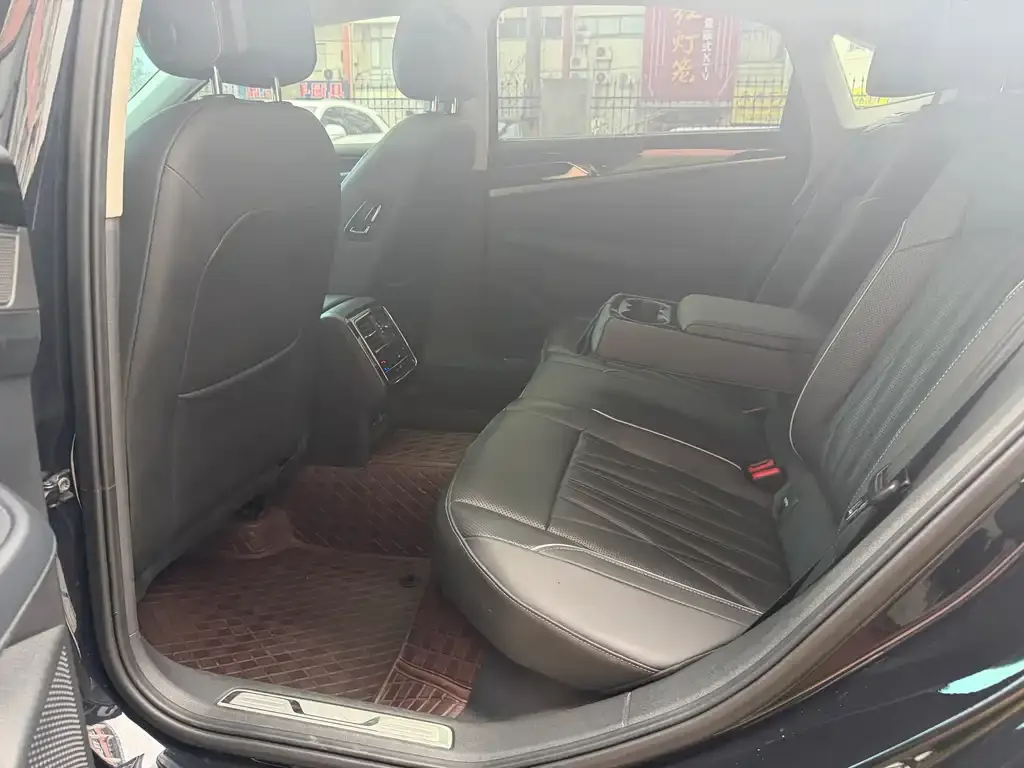 Volkswagen Passat — фото 6