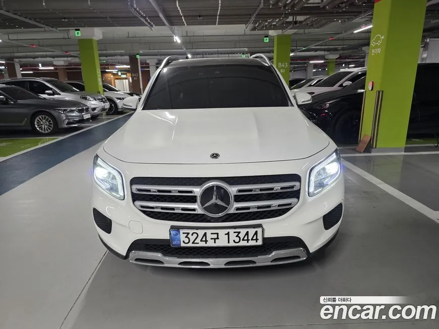Mercedes-Benz GLB-Class — фото 1