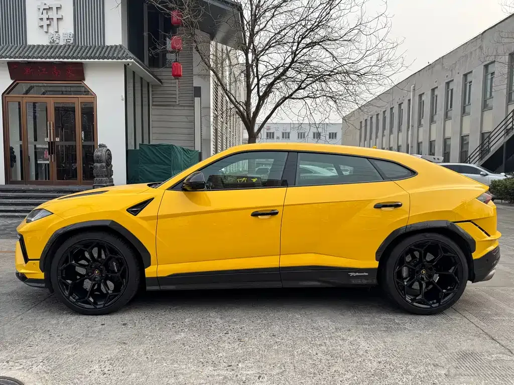 Lamborghini Urus — фото 9
