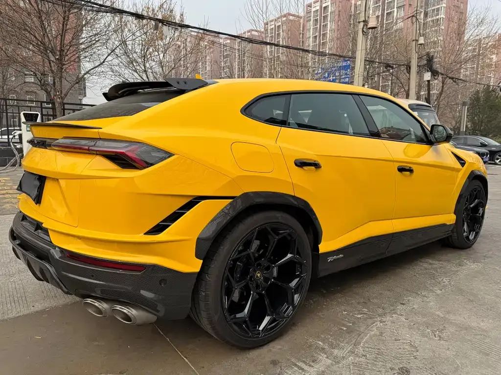 Lamborghini Urus — фото 10