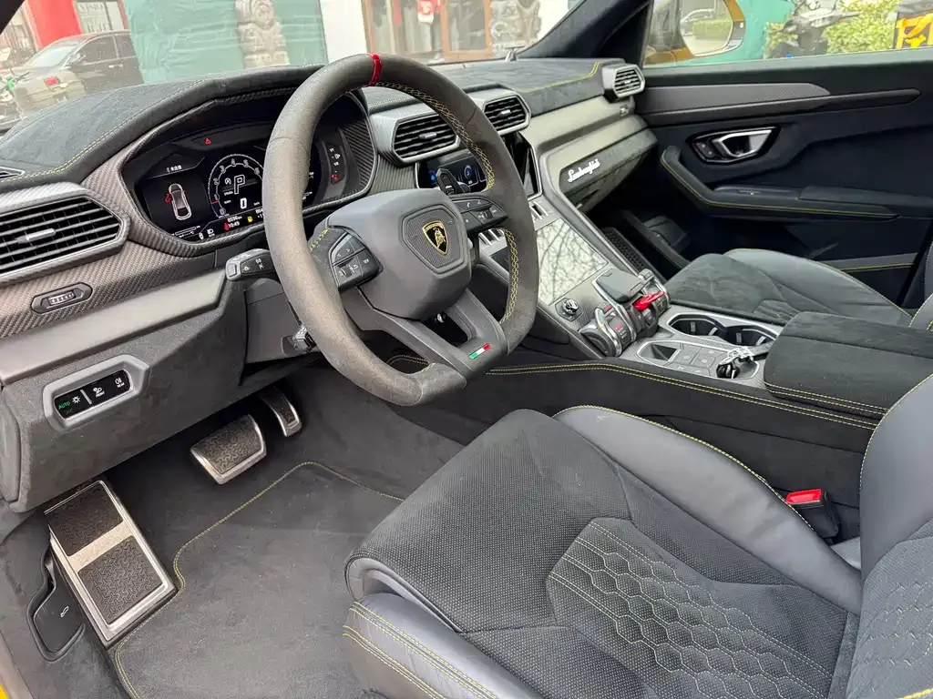 Lamborghini Urus — фото 3