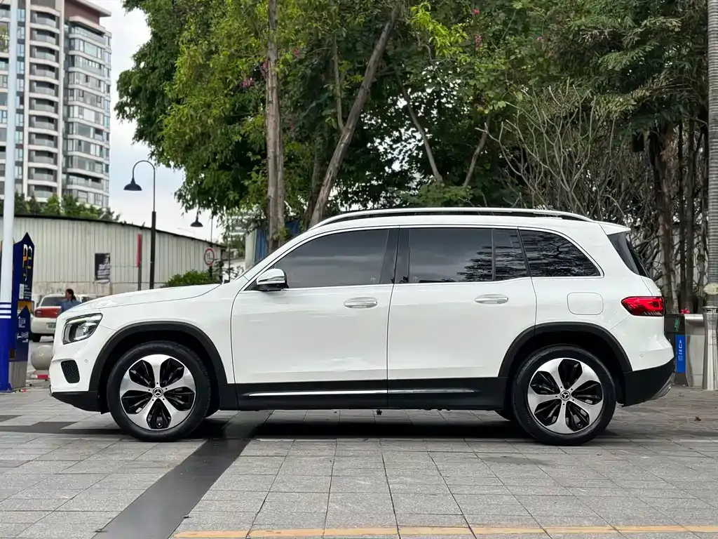 Mercedes-Benz GLB — фото 5