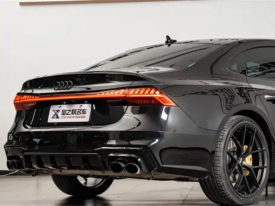 Audi A7L — фото 7