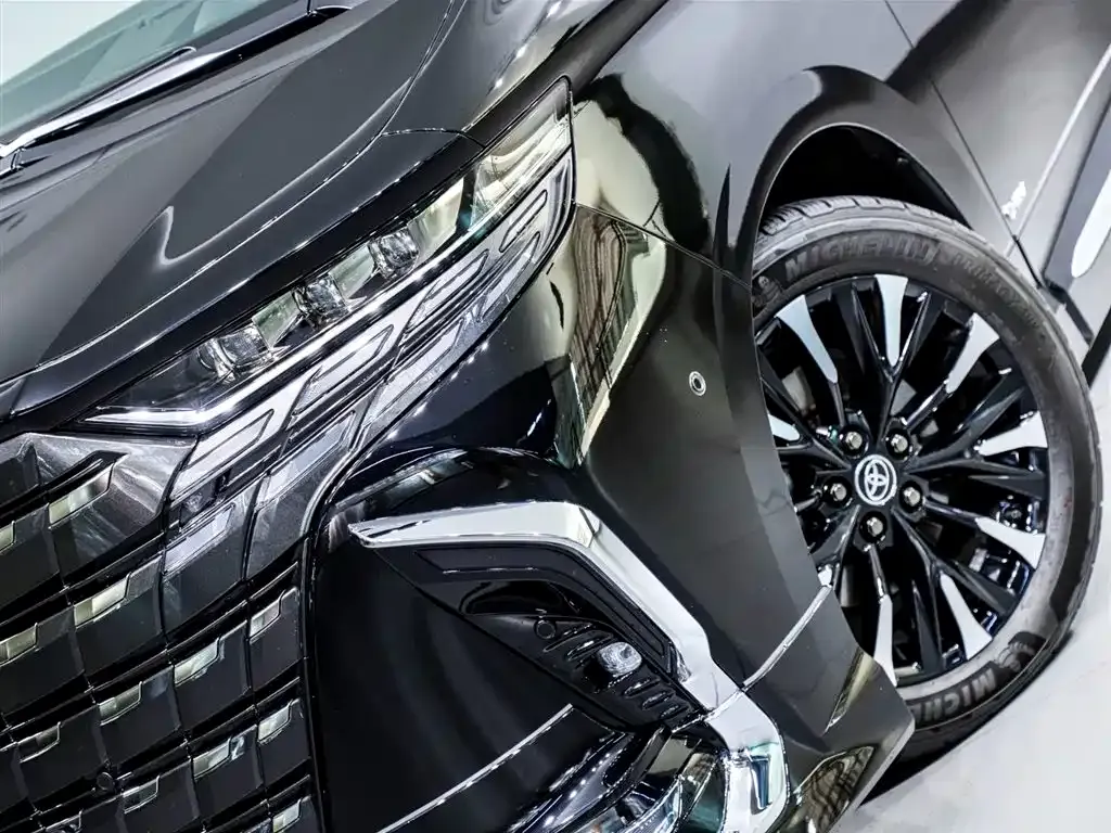 Toyota Alphard — фото 8