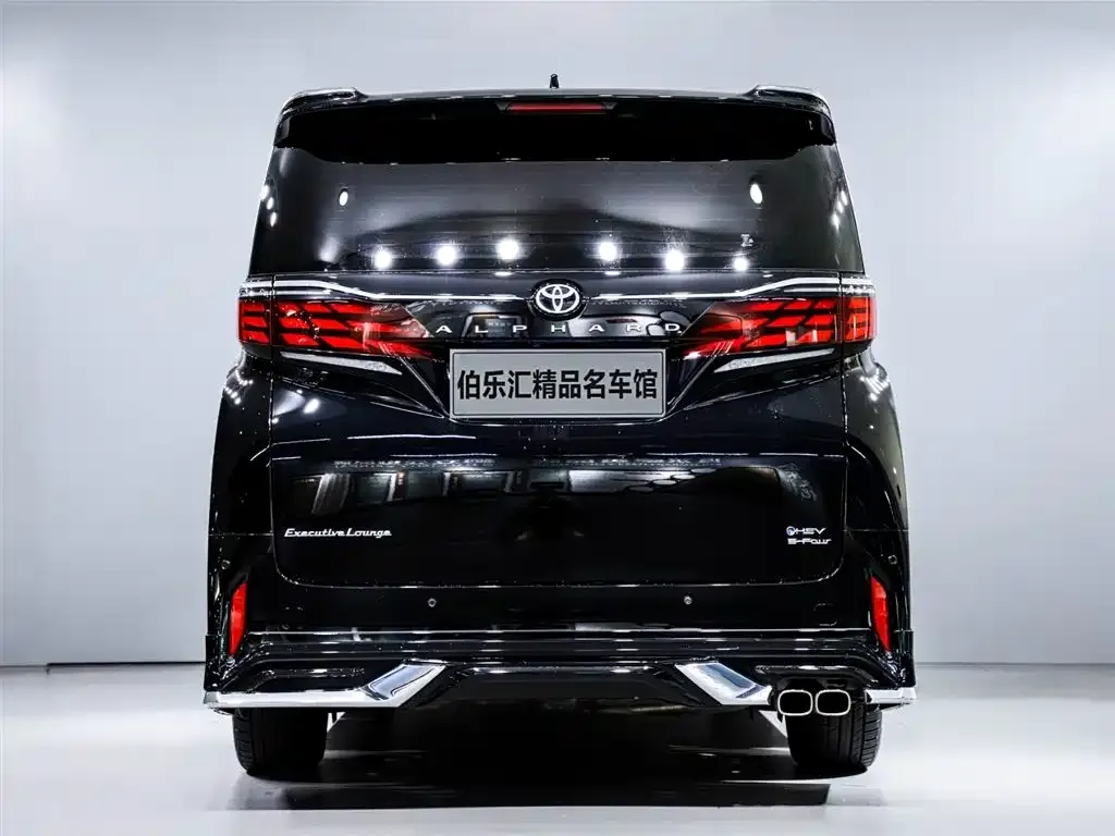 Toyota Alphard — фото 3