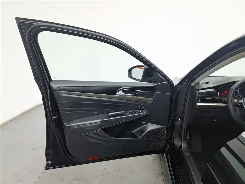 Volkswagen Passat — фото 10