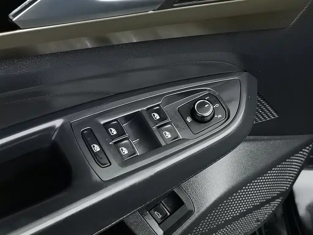 Volkswagen Passat — фото 9