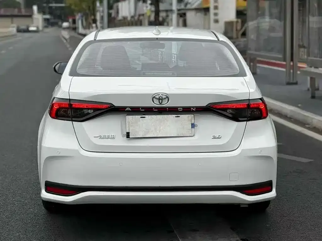 Toyota Allion — фото 3