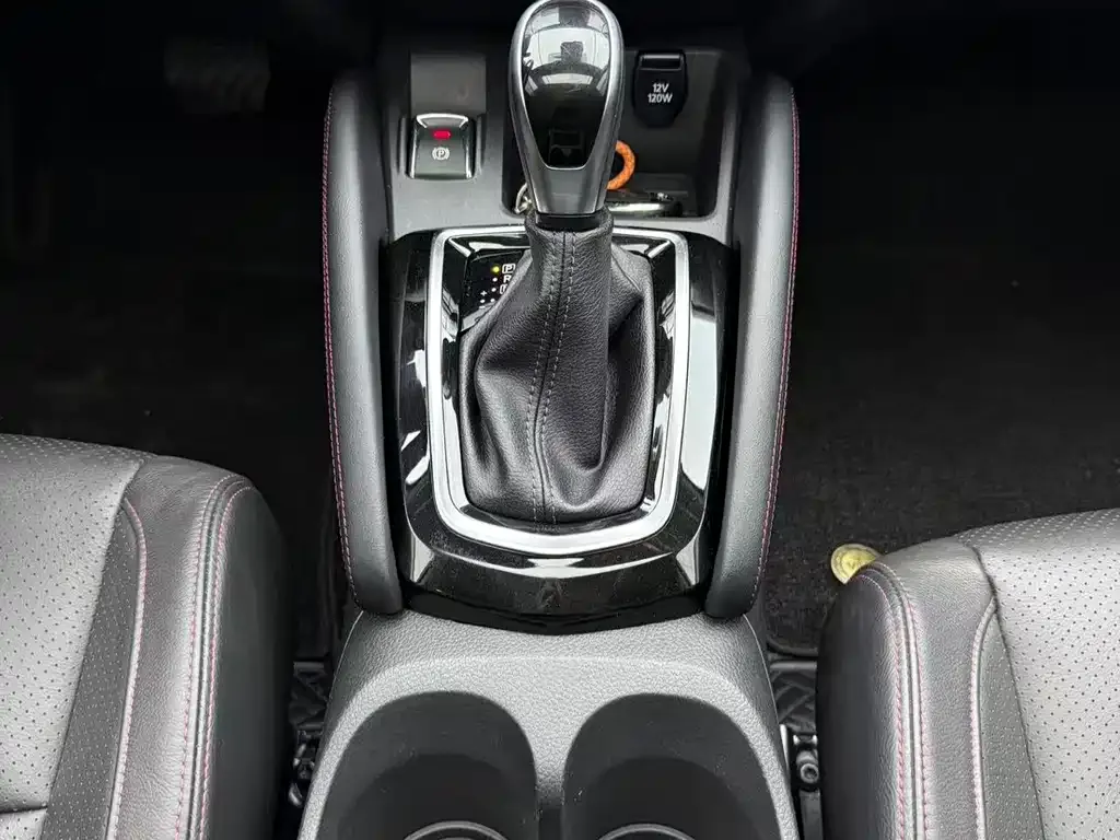 Nissan Qashqai — фото 10