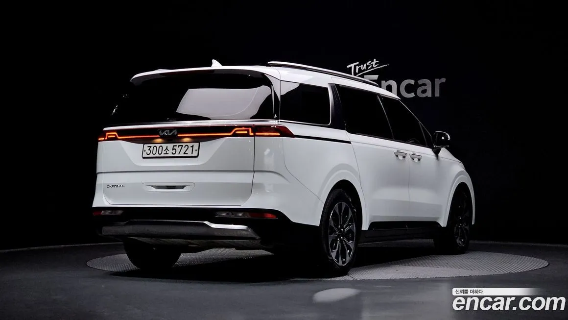 Kia Carnival — фото 4