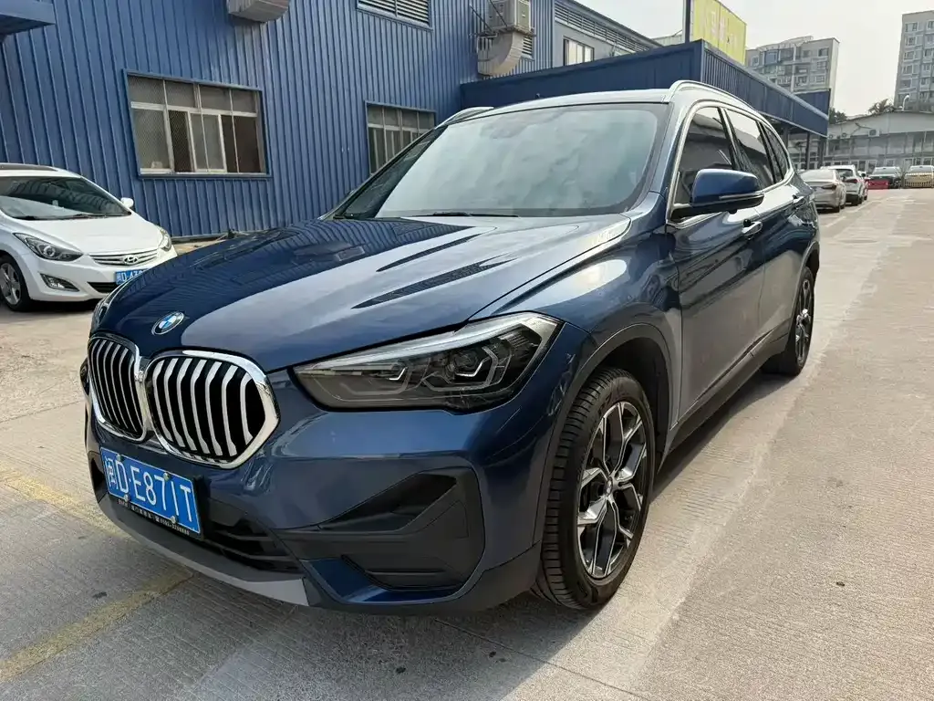 BMW X1 — фото 1