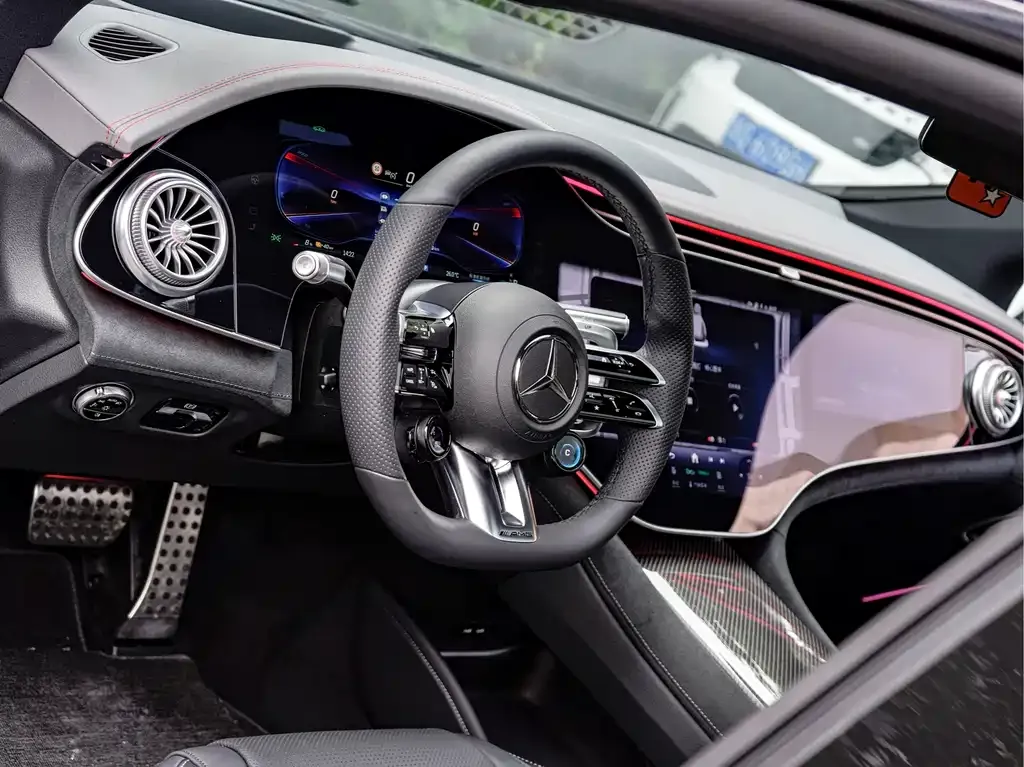 Mercedes-Benz EQS AMG — фото 3
