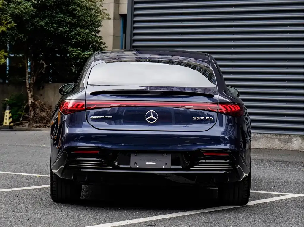 Mercedes-Benz EQS AMG — фото 8