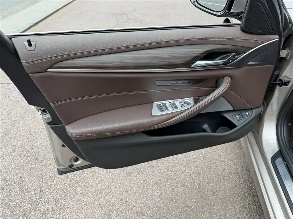 BMW 5 Series New Energy — фото 2