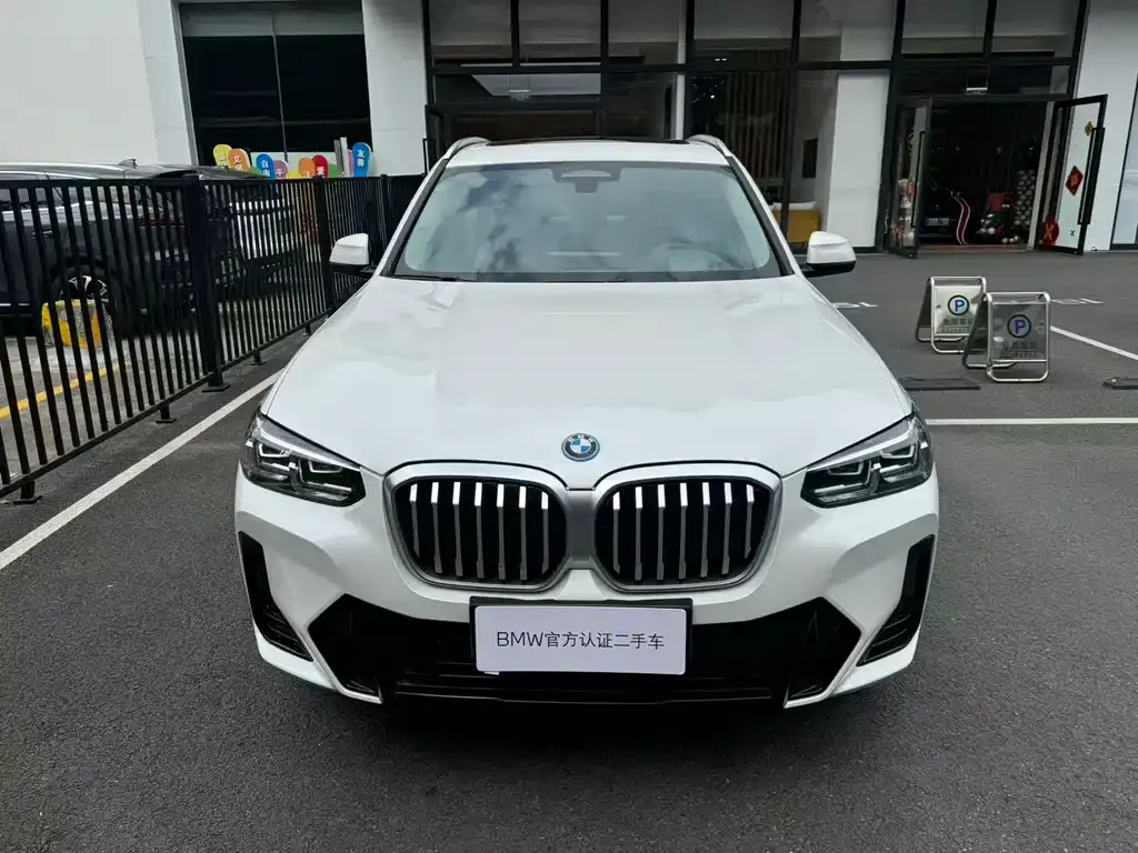 BMW iX3 — фото 2