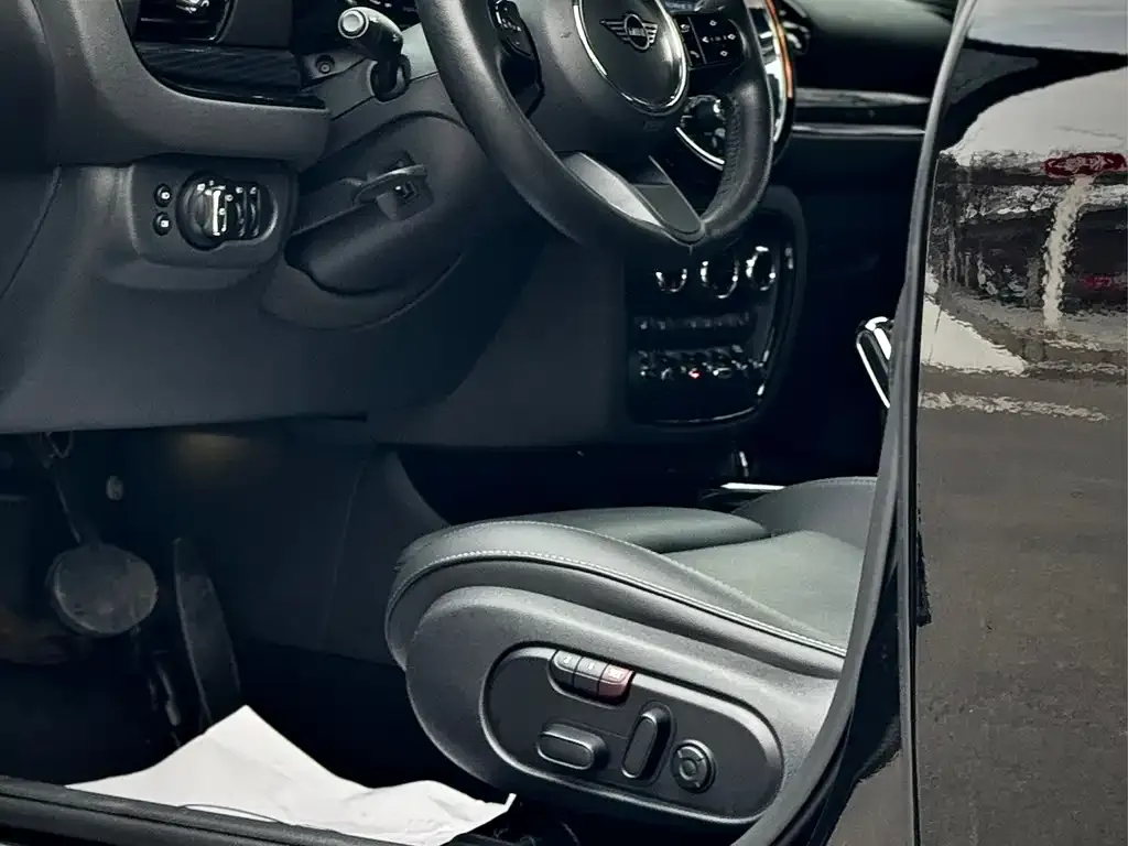 MINI Clubman — фото 2