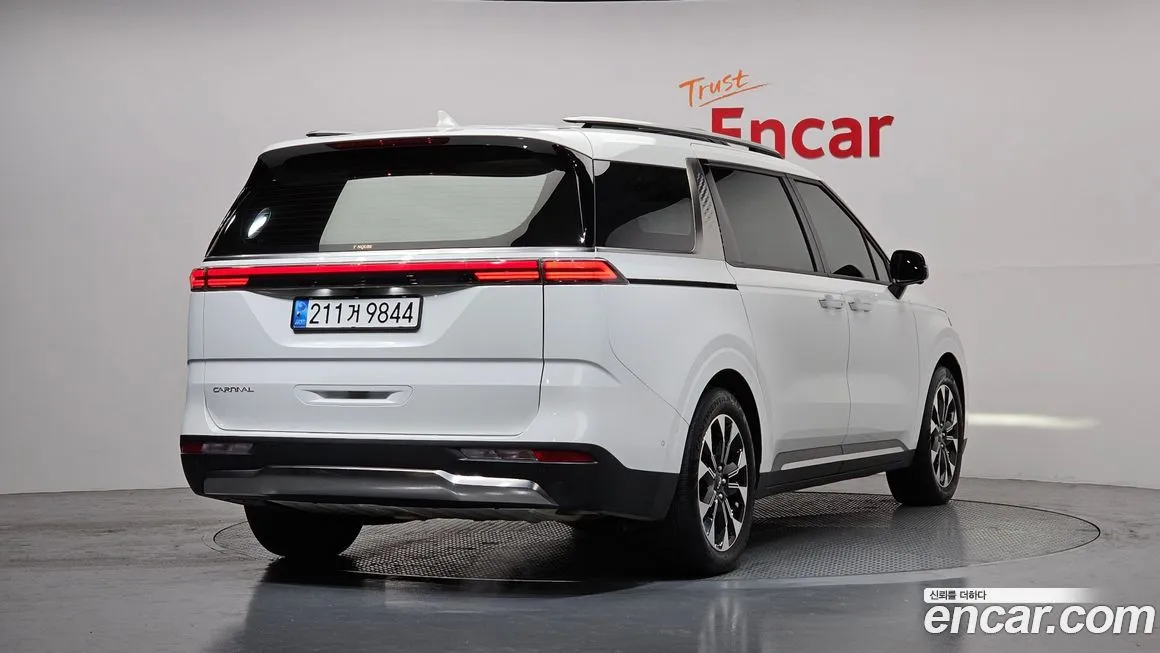 Kia Carnival — фото 2
