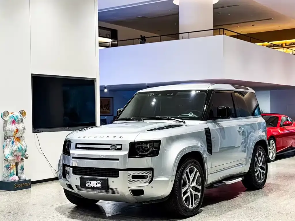 Land Rover Defender — фото 1