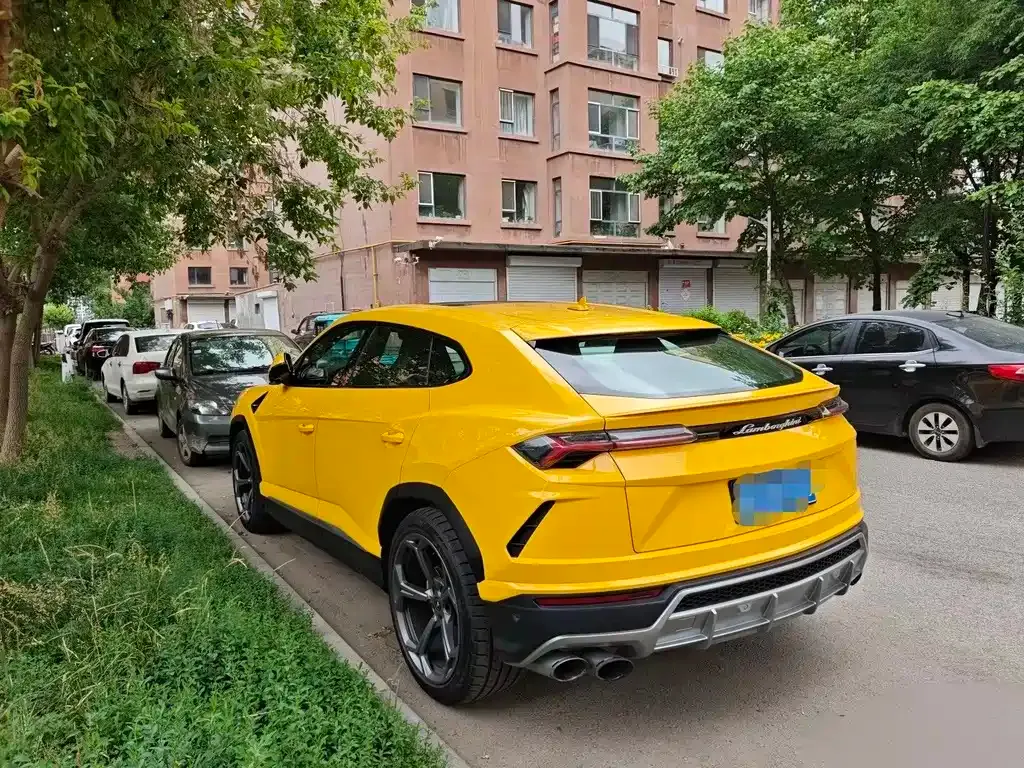 Lamborghini Urus — фото 8