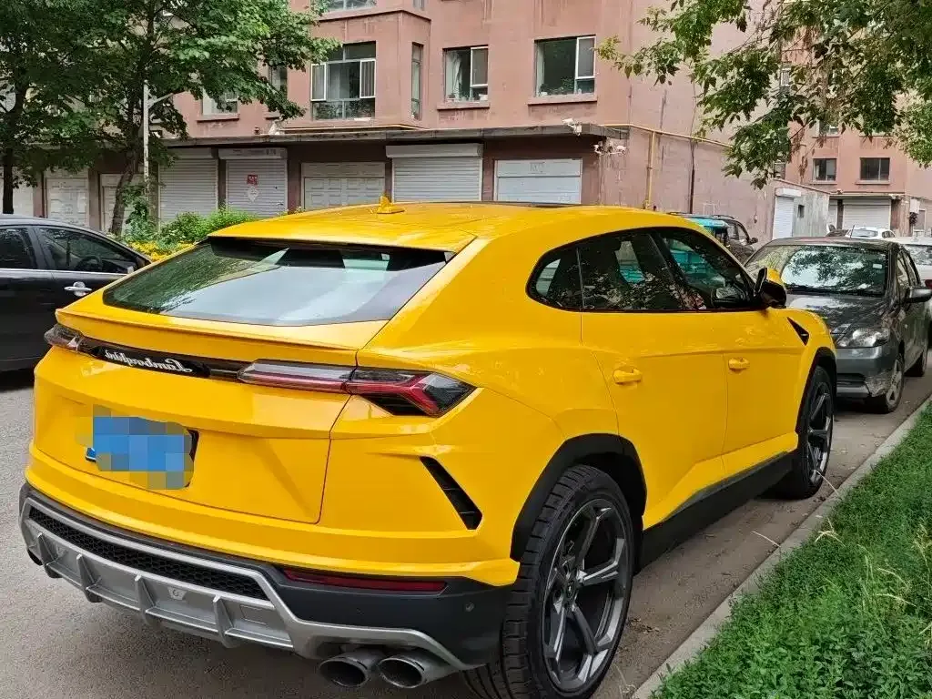 Lamborghini Urus — фото 9