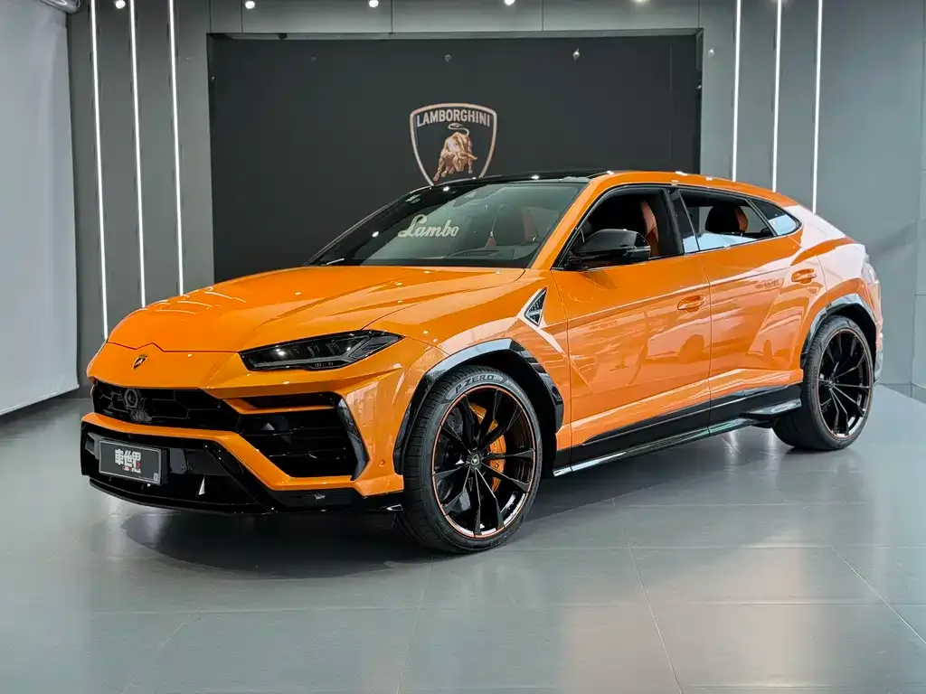 Lamborghini Urus — фото 1