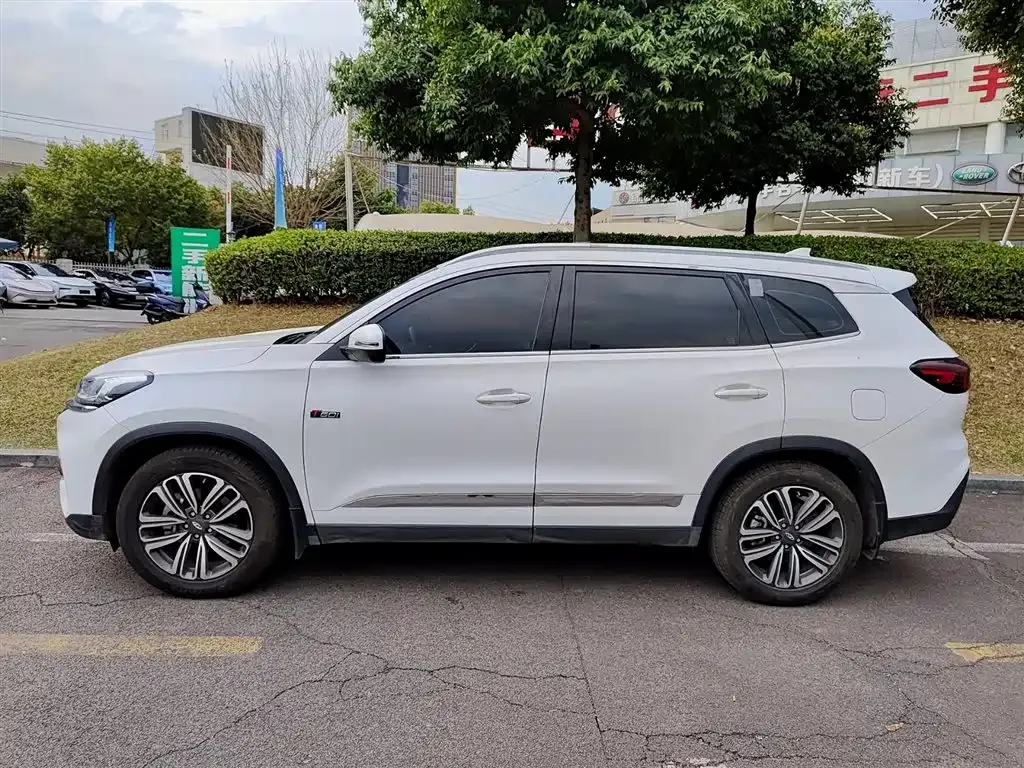 Chery Tiggo 8 — фото 5