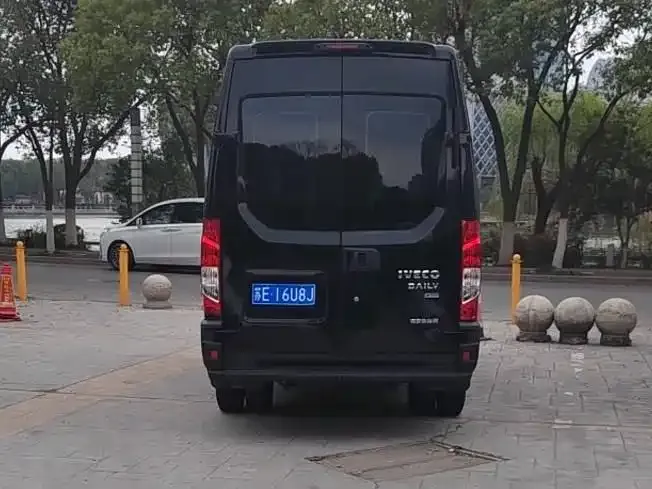 IVECO Ousheng — фото 10