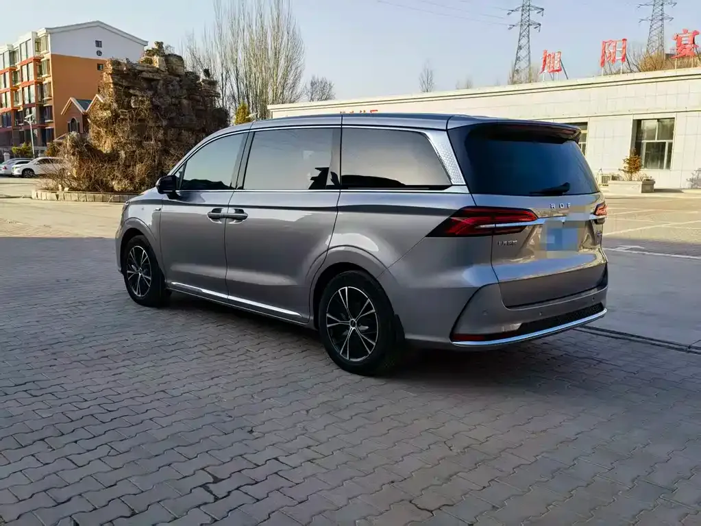 Roewe iMAX8 — фото 2