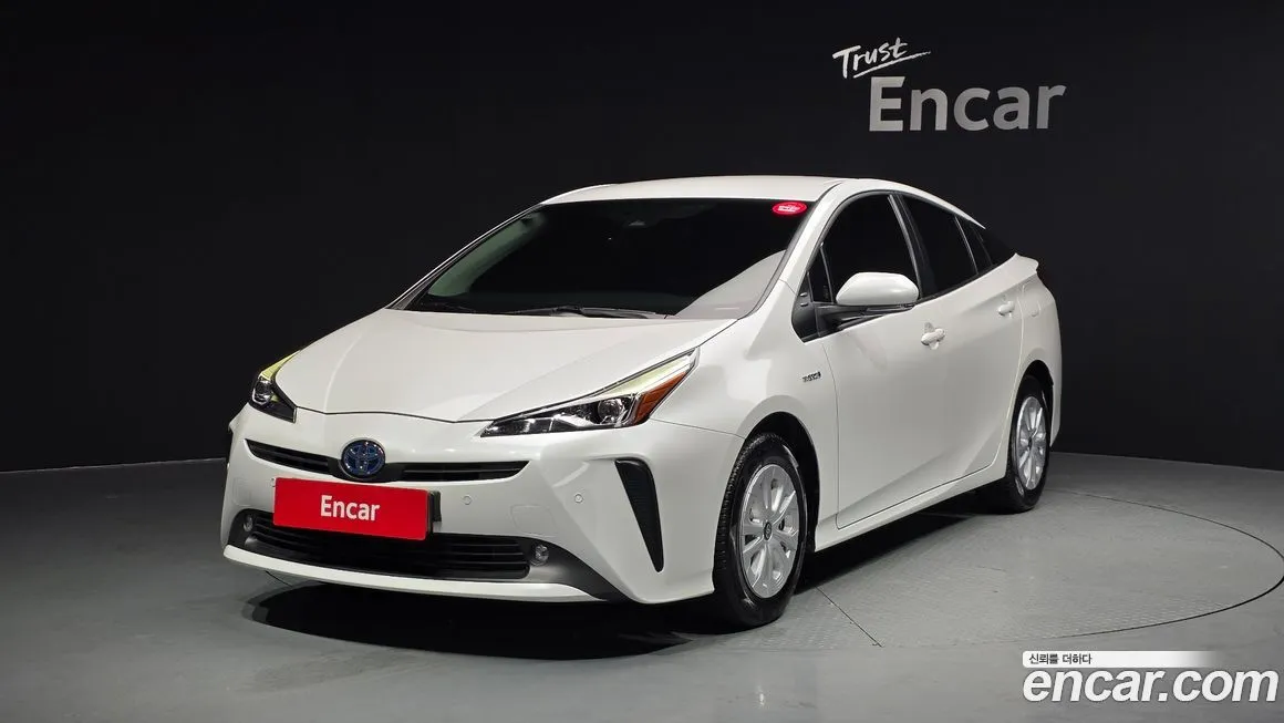 Toyota Prius — фото 1