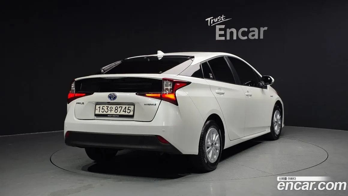 Toyota Prius — фото 2