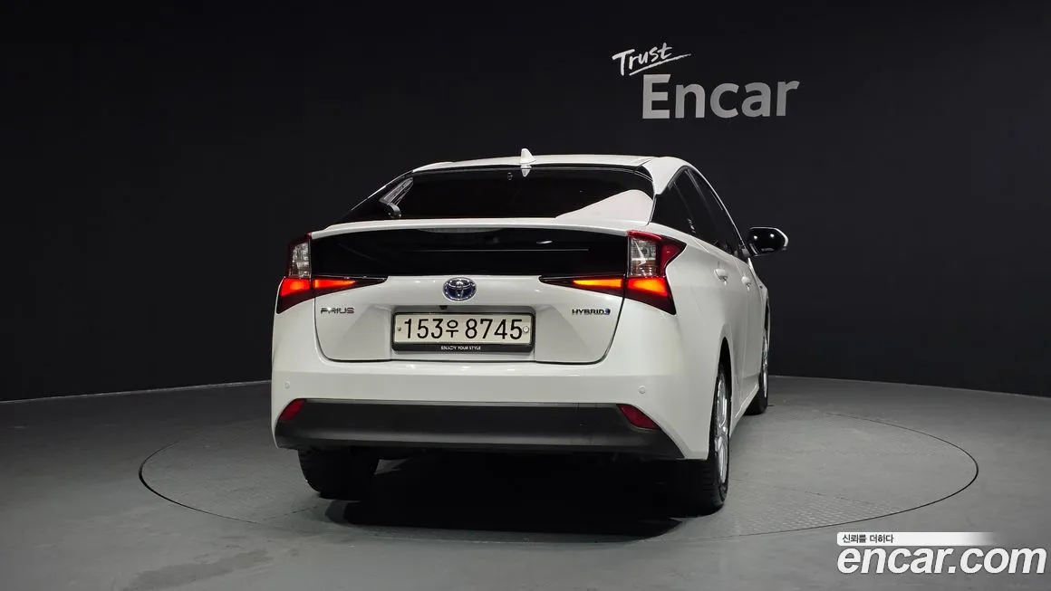 Toyota Prius — фото 8