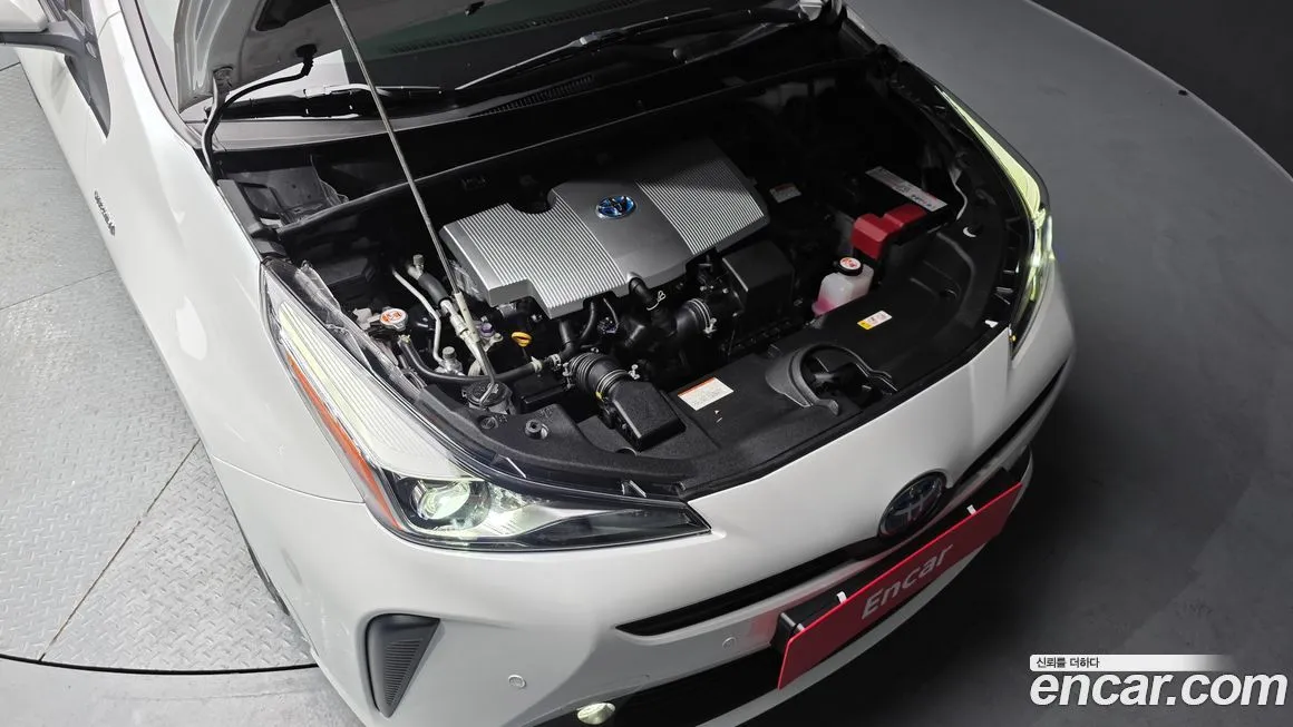 Toyota Prius — фото 7