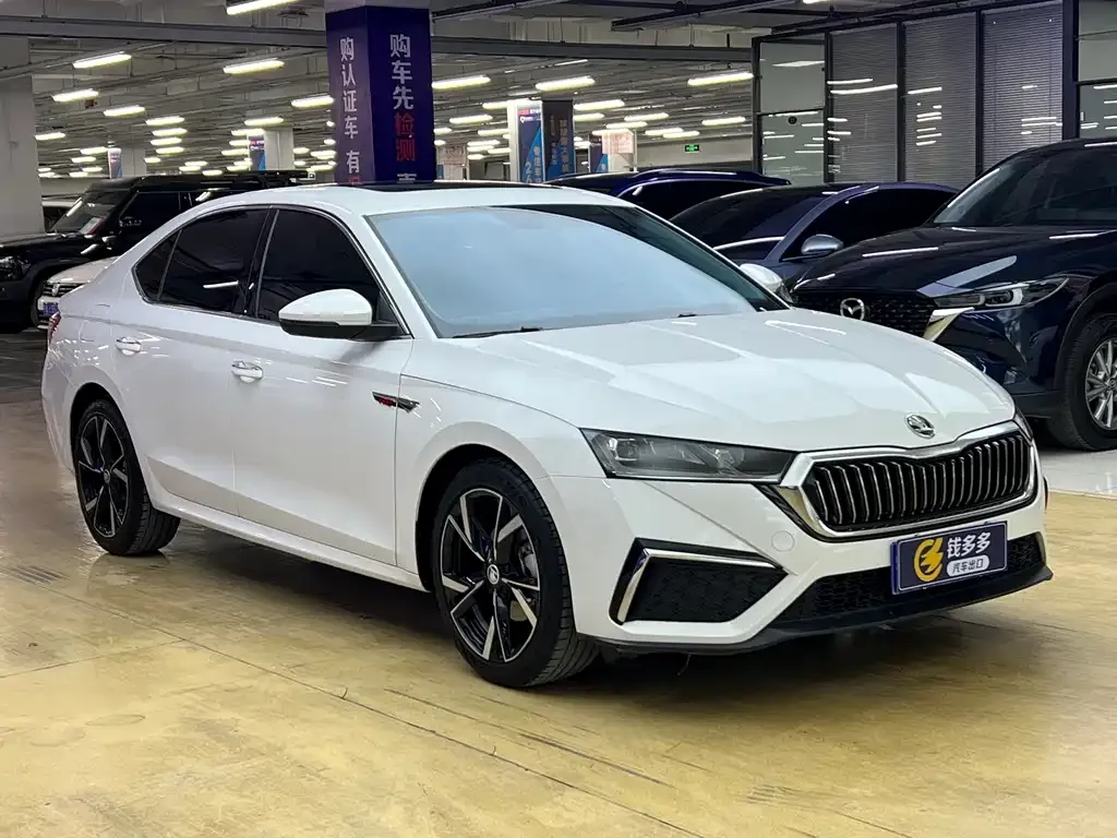 Skoda Octavia — фото 5