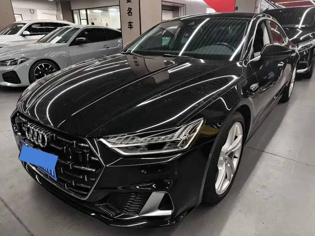 Audi A7L — фото 1