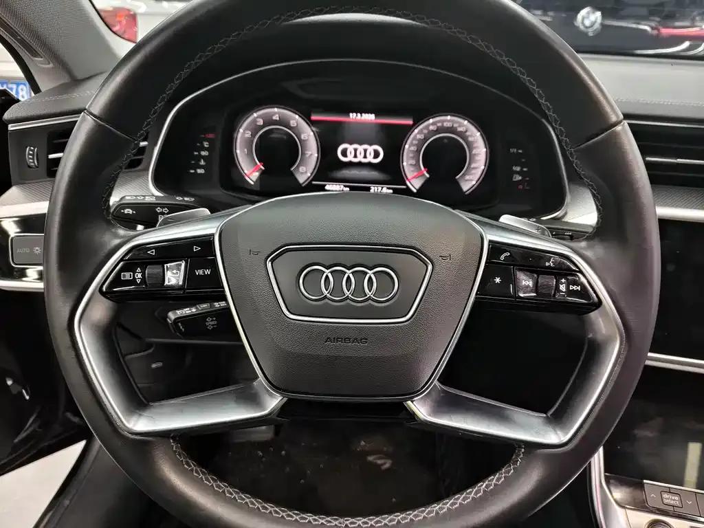Audi A7L — фото 10