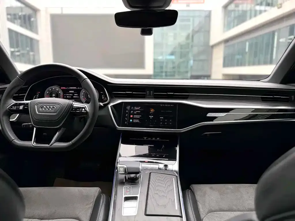 Audi A6L — фото 9