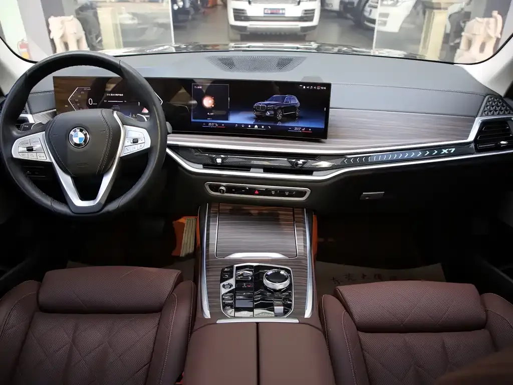 BMW X7 — фото 3